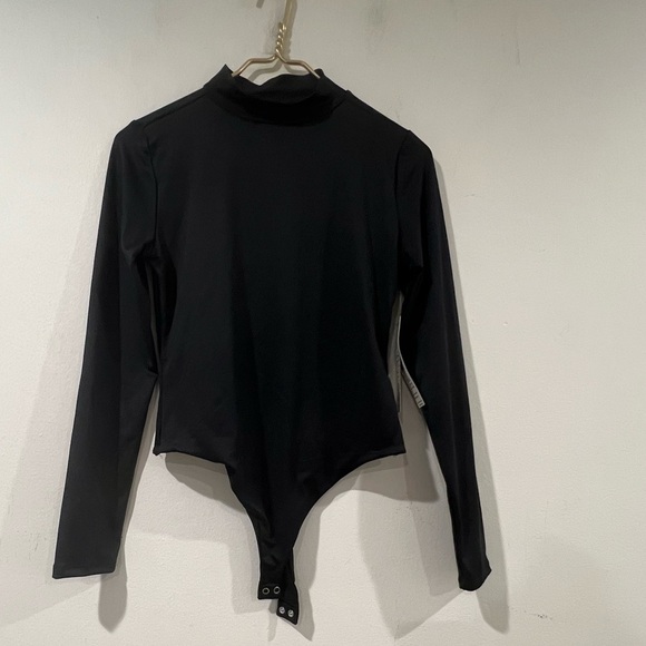 Madden NYC Black long-sleeved high-neck bodysuit with snaps Sz M - Picture 2 of 7